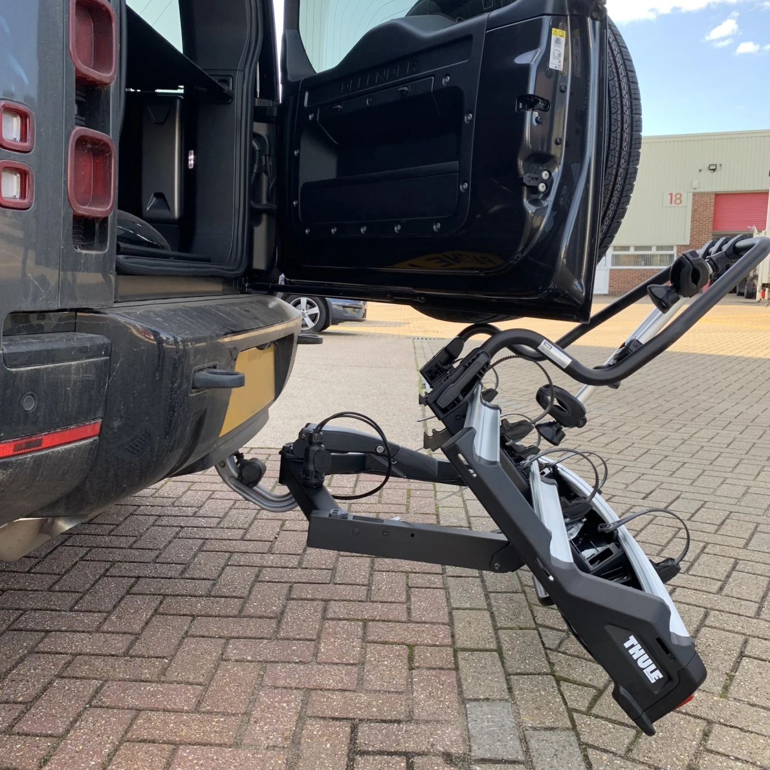 Thule VeloSpace XT 3-Bike Spare Wheel Adapter 9394 6 Thule VeloSpace XT 3-Bike Spare Wheel Adapter 9394 - Image 4